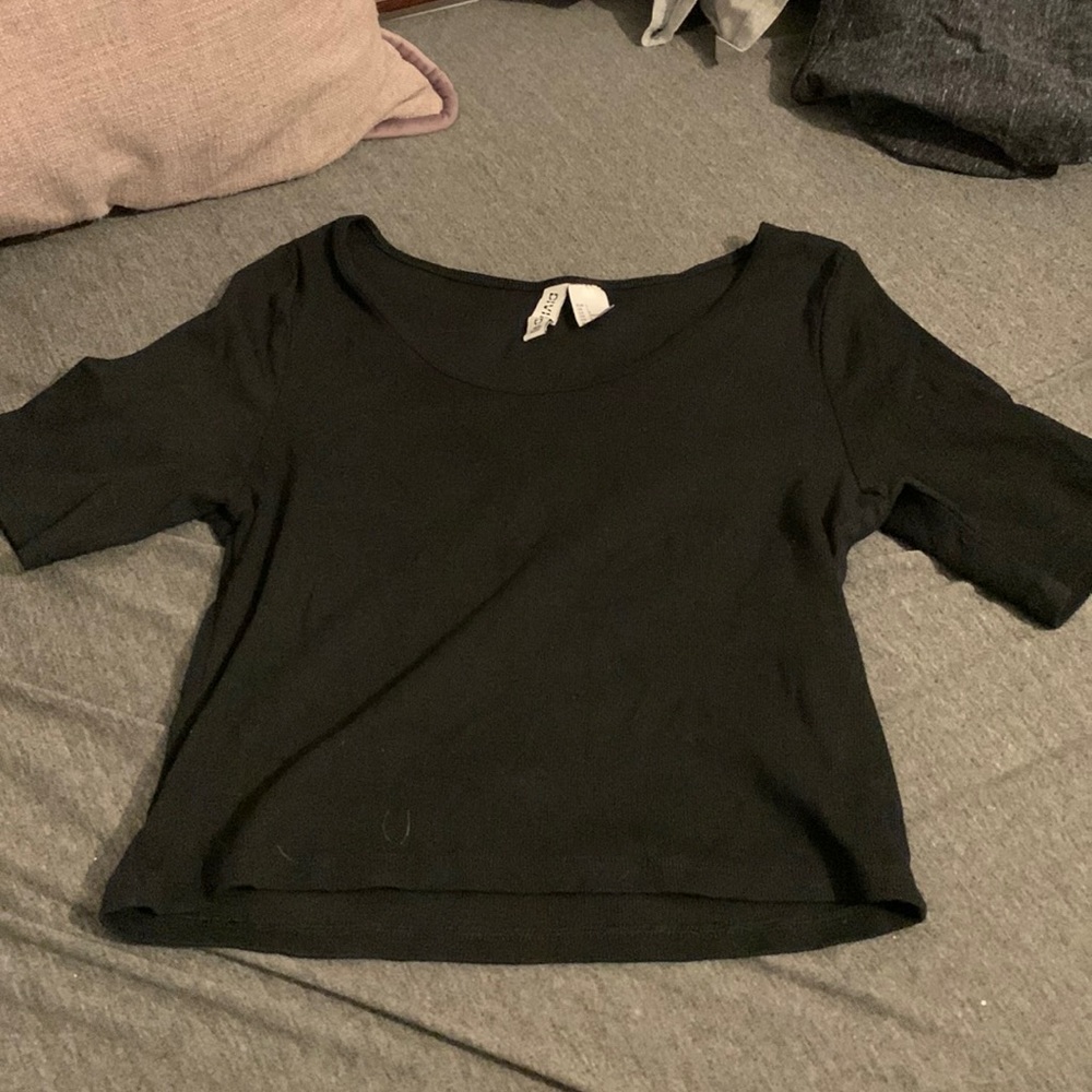 Short sleeve crop top